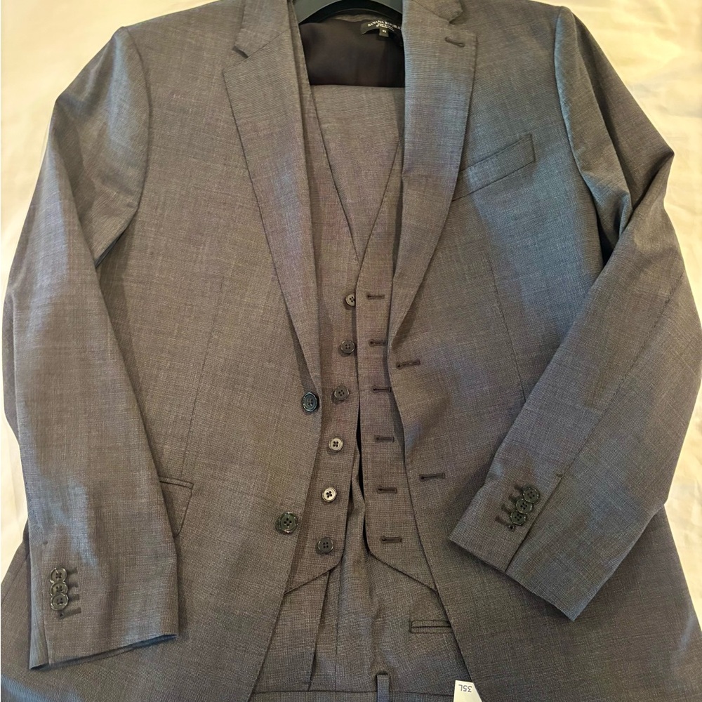 Banana Republic + Reda Flexo Men's Gray Three-Piece Suit